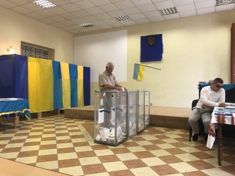 Із перших уст: як проходять вибори в Самборі