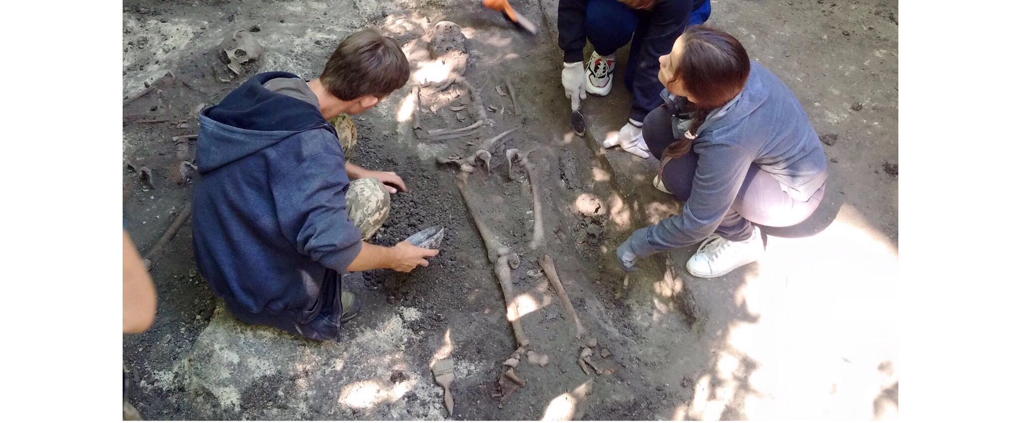 «Під голову померлим клали камінь»: у Буську археологи розкопали поховання княжих часів