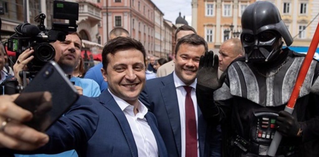 “Дозвольте погуляти містом і попити кави”, — президент Зеленський у Львові