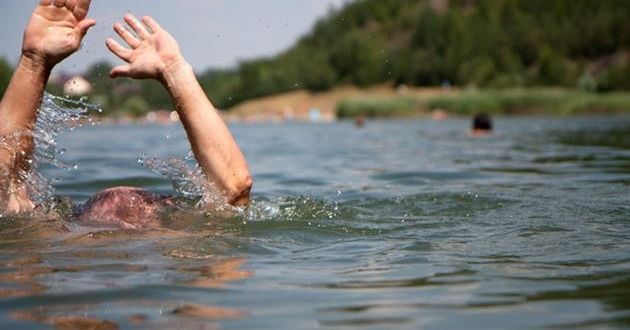 «Хвалився, що перепливе озеро»: на Золочівщині втопився чоловік