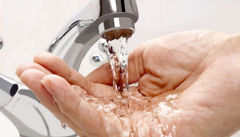 Холодна вода подорожчає на 15% — зростання анонсували у президента