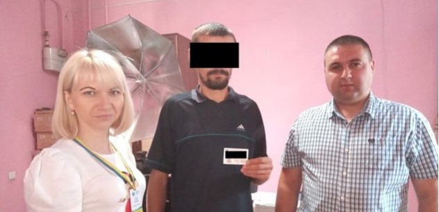 34-річному мешканцю Борислава вручили перший паспорт у житті