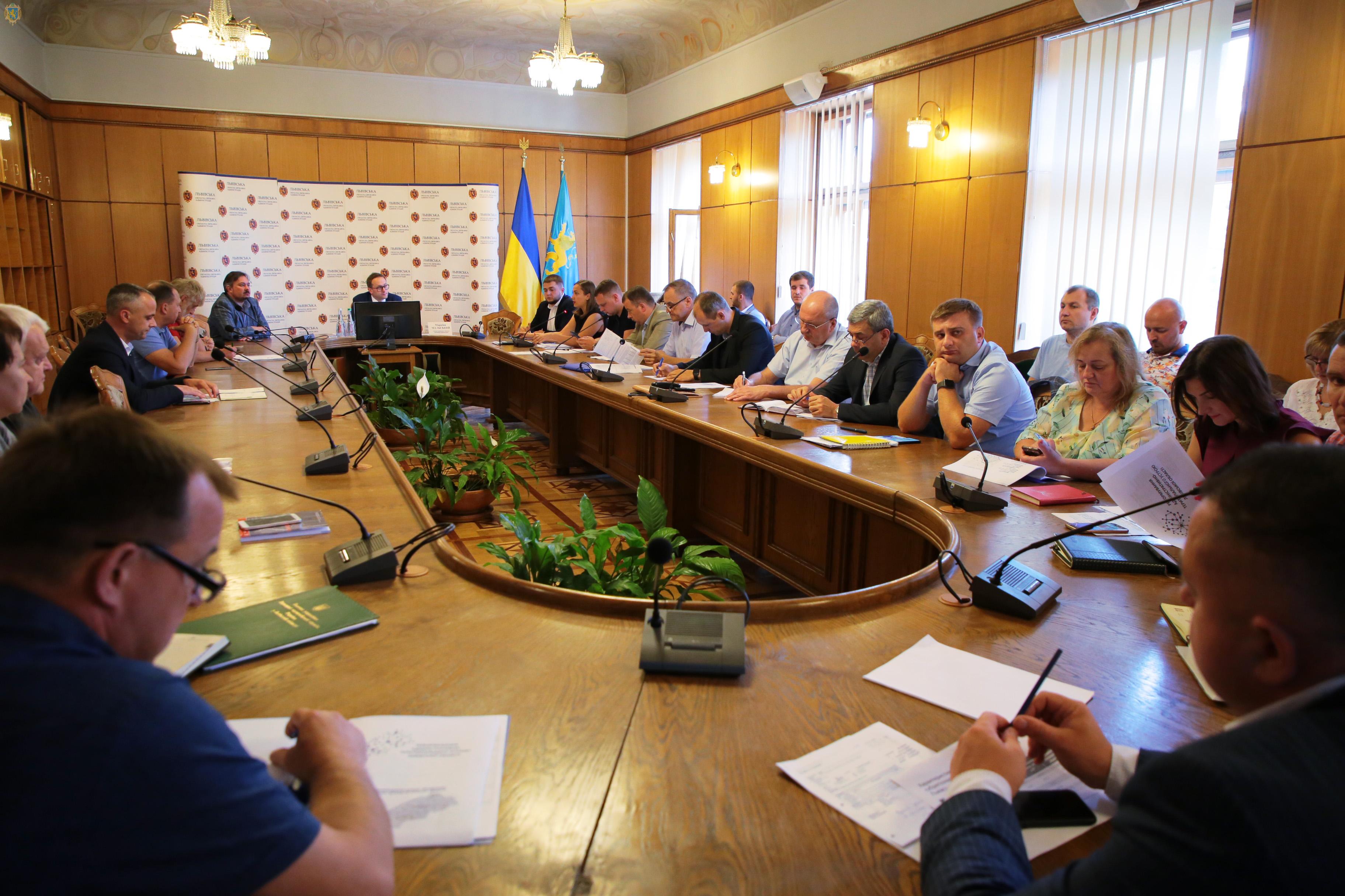 На Львівщині буде лише у шість районів
