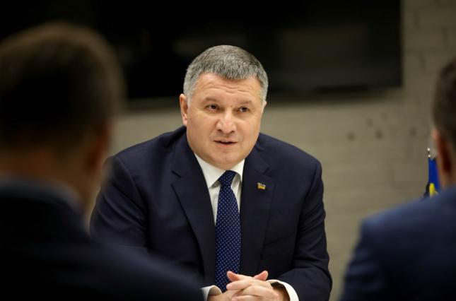 Аваков може залишитись в уряді і зайняти вищу посаду – ЗМІ