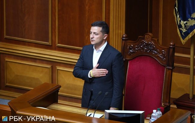 Зеленський пригрозив Раді розпуском та вніс 19 законопроектів