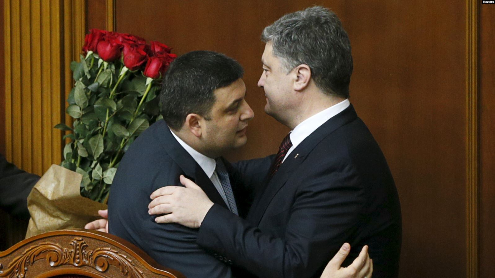 ДБР викликало нардепів на допити через призначення Гройсмана прем’єром