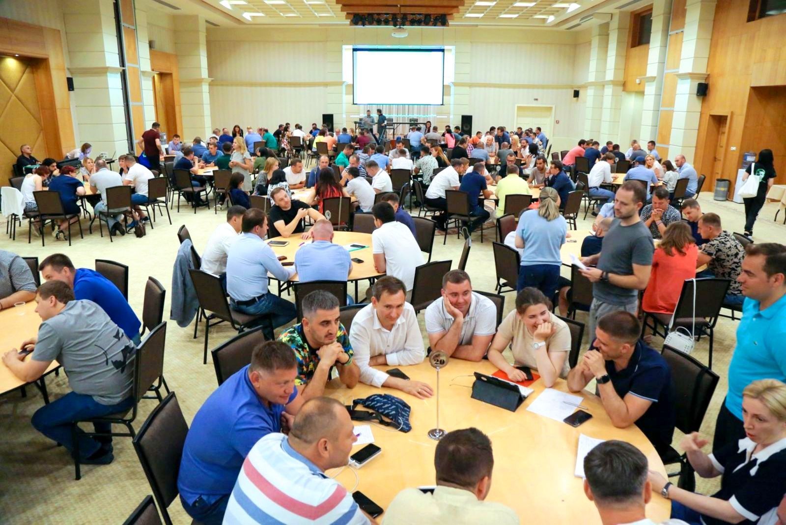 «Якщо 10% проти, а 90% за, то група за»: в «Слузі народу» про голосування у парламенті