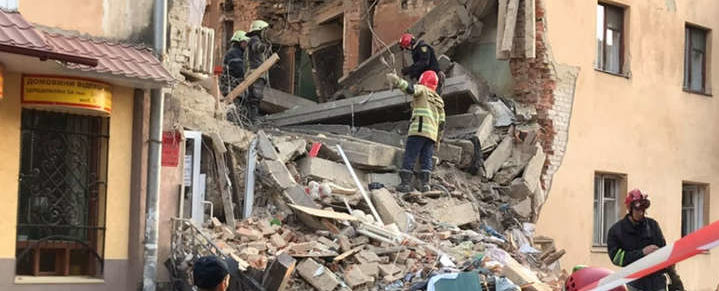 Відомо про стан потерпілих через обвал будинку у Дрогобичі