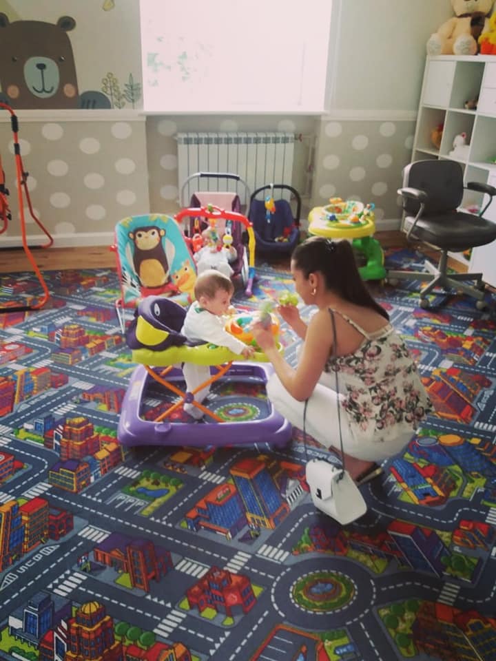 Городоцьких молодят гості вітали дитячими іграшками