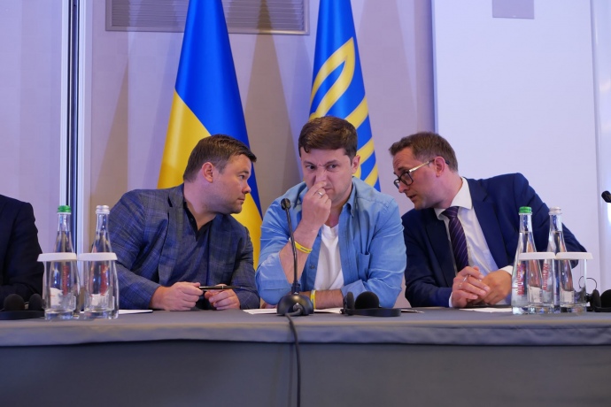 Зеленський хоче скасувати візи для іноземців, які лікуються в Україні