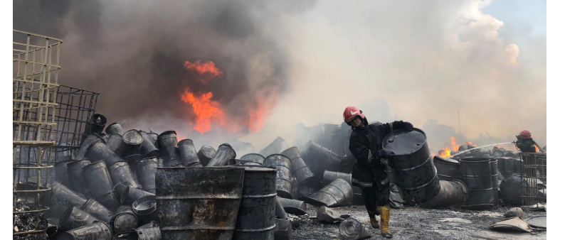 Є перші потерпілі від пожежі на хімічному виробництві