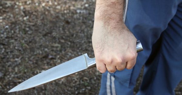 На Самбірщині утікач з лікарні напав з ножем на поліцейського