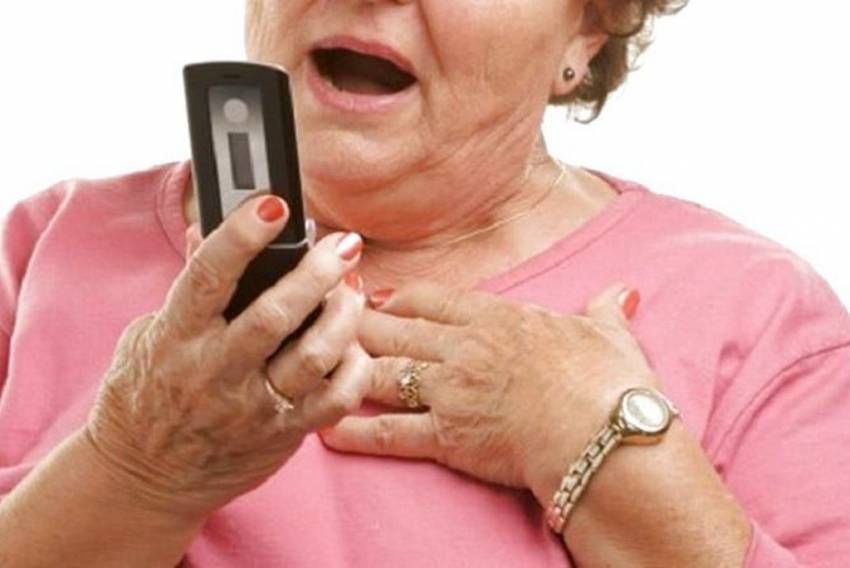 Телефонного шахрая, який виманював у пенсіонерок гроші, засудять