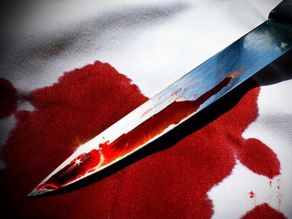 20-річна зловмисниця била пенсіонера стільцем і безліч разів різала ножем