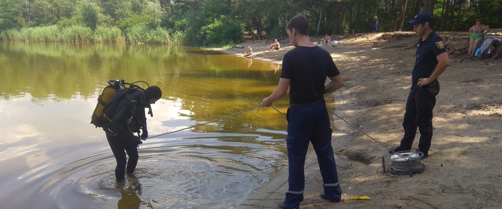 У брюховицькому озері рятувальники шукали зниклого чоловіка зі Жовківщини