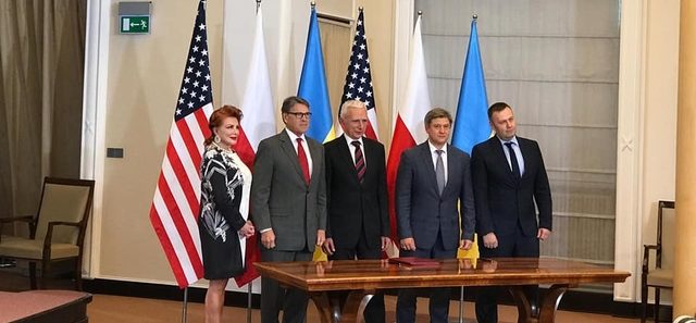 Польща, США та Україна підписали газову угоду, яка знизить залежність від Росії