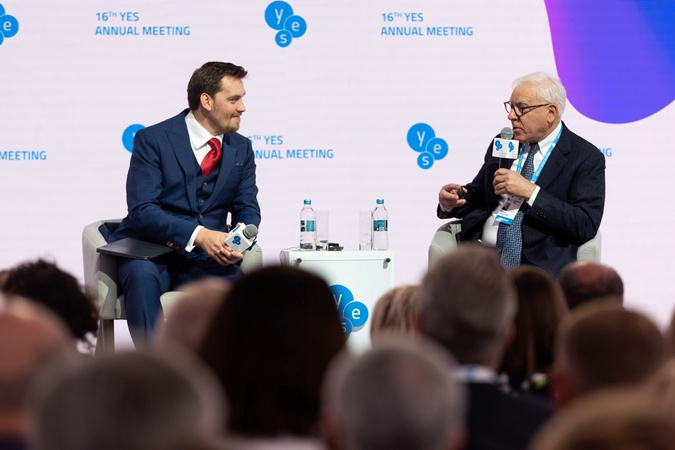 В уряді розповіли про економічну програму, «європейські пріоритети» та олігархів