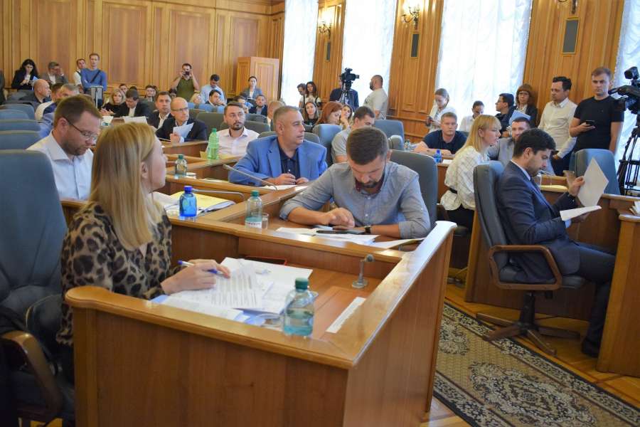 Комітет парламенту рекомендував Раді прийняти закон про імпічмент президента