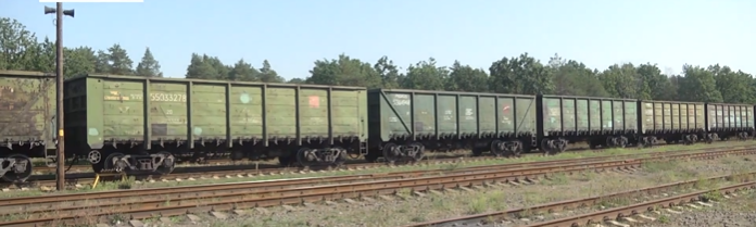 У Соснівці більше двох тижнів активісти блокують вагони з російським вугіллям