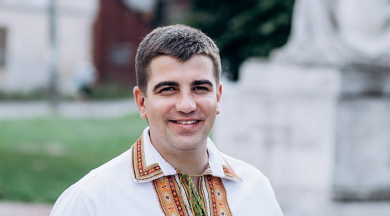 «Я тут, щоб відстоювати проблеми Жовківщини та Яворівщини», – Павло Бакунець