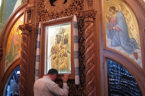 Образ, перед яким молились Папи Римські, виставлять у церкві на Сихові