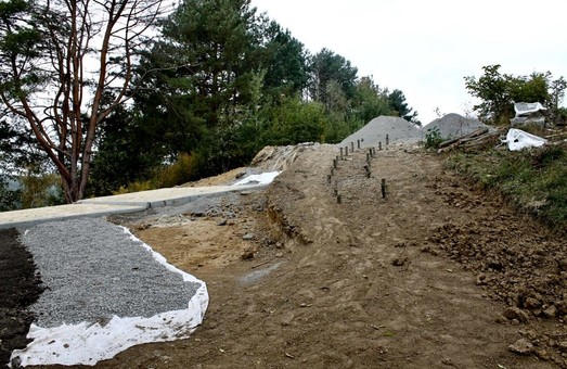 У Брюховичах відновлюють криївку вояків УПА