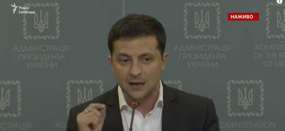 «Немає і не буде ніколи ніякої капітуляції»: Зеленський на спец-брифінгу щодо Донбасу (ВІДЕО)