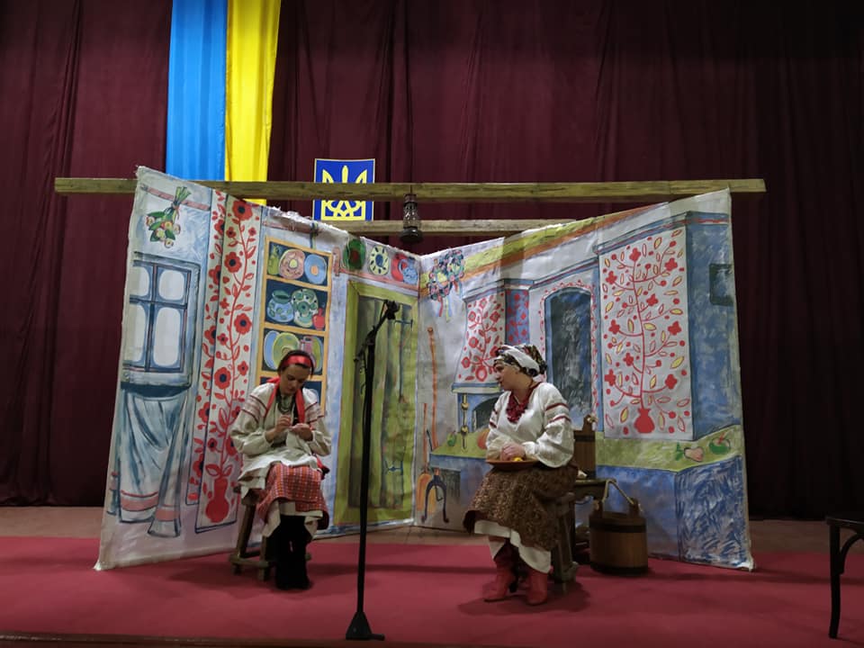 “Робимо все за власний кошт”: на Яворівщині функціонує аматорська театральна трупа