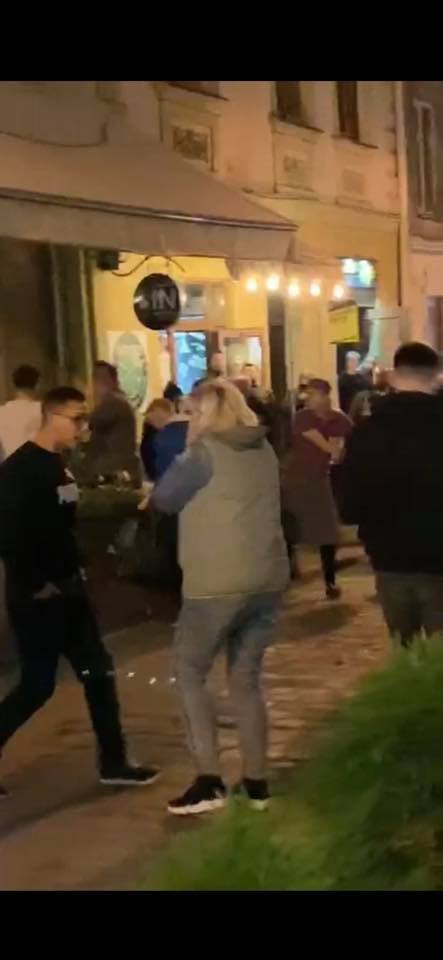 У центрі Львова через зауваження молодики побили жінку