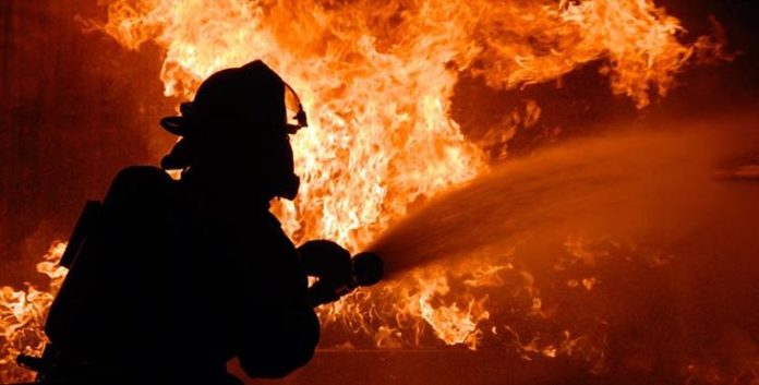 Мешканцю Буського району під час пожежі на сусідському обійсті стало зле
