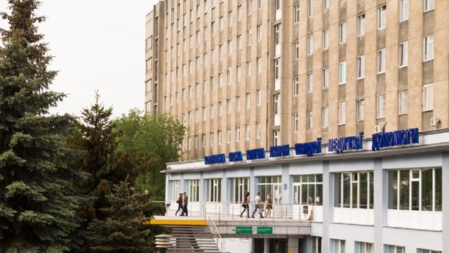 Львівського паталогоанатома оштрафували за те, що вимагав у родичів померлих хабарі