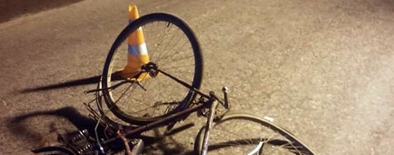 На Бущині трапилася смертельна ДТП: велосипедист помер в кареті швидкої