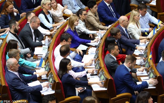 Фракція “Слуги народу” посварилася через бюджет