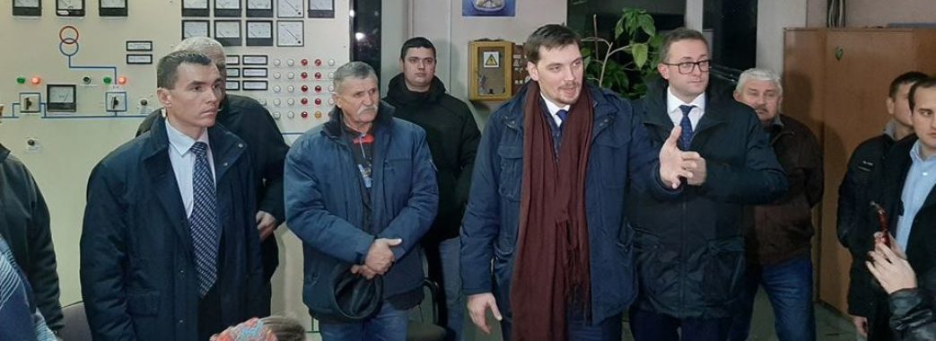 “Гаряча дискусія”: у Новояворівську триває зустріч з прем’єр-міністром (ВІДЕО)