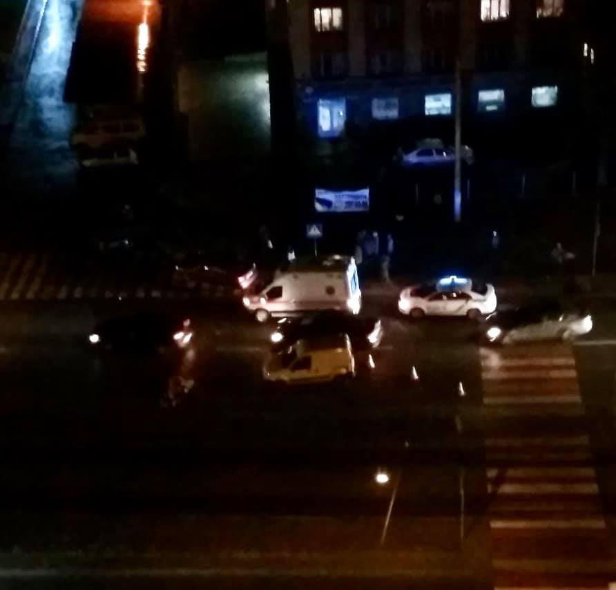 У Львові автомобіль збив жінку з дворічною дитиною