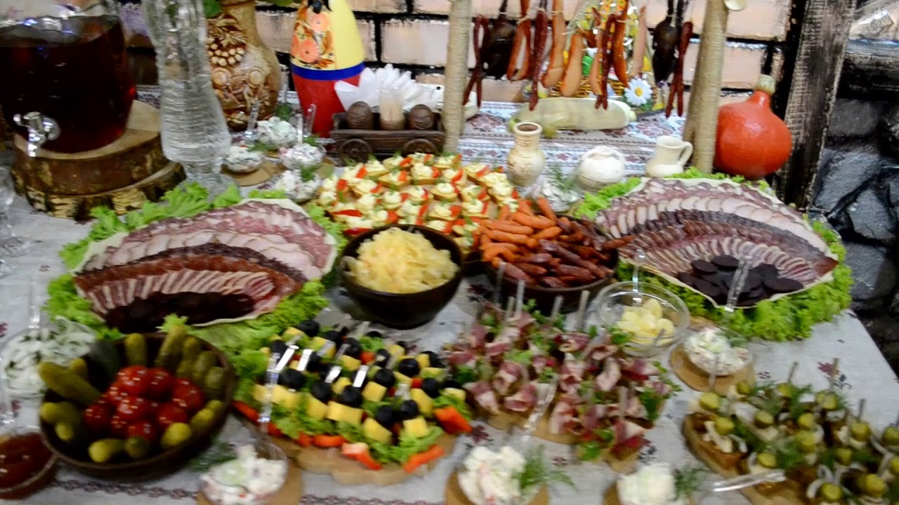 У львівському ресторані отруїлися весільні гості: їли м’ясо, рибу та салати