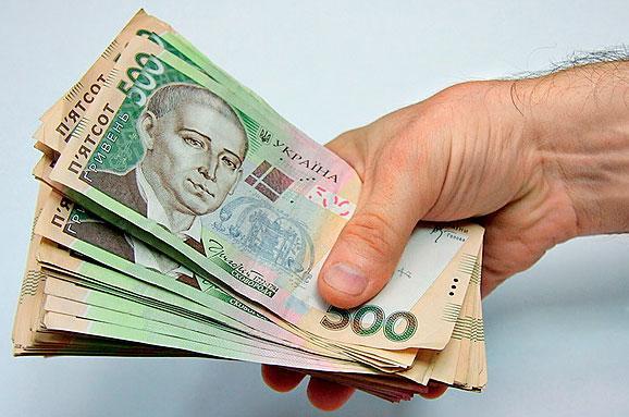 Чоловік з Пустомитівщини обдурив банківських працівників