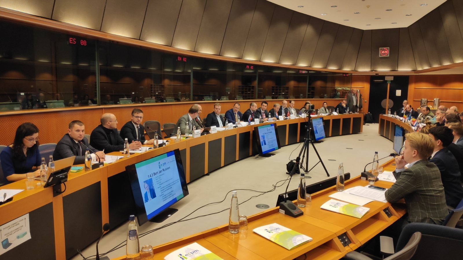 Жителі Бродівщини у стінах Європарламенту розповідали правдиві новини про Україну