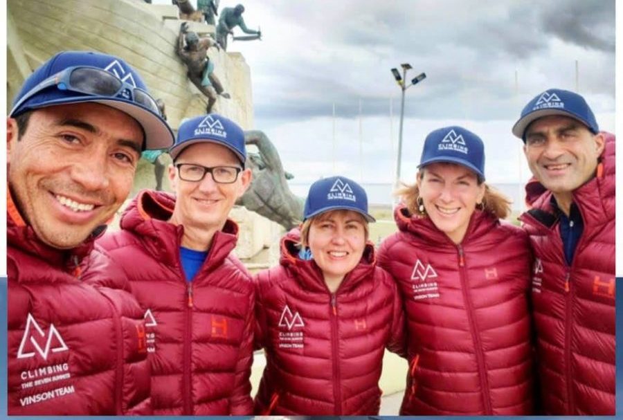 Оксана Літинська зі Львова зійшла на найвищу гору Антарктиди