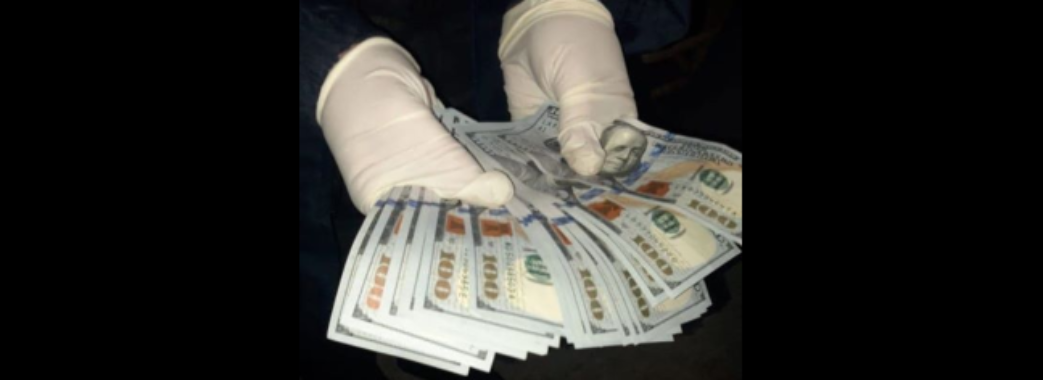 Понад 12 тисяч доларів: чиновника Стрийської міськради затримали на хабарі