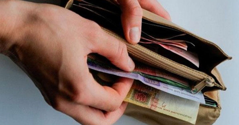 «Такі високі премії? За які заслуги?»: у львівському управлінні юстиції знову скандал