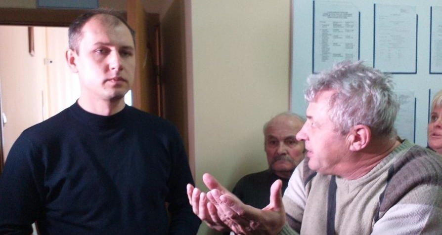 «До 17.00 сказали всім покинути госпіталь, у нас паніка»: мешканці Винників підозрюють, що до них везуть українців з Китаю