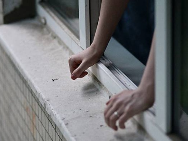 «Ще не приходив до себе»: студентові, який випав з вікна гуртожитку у Дублянах, збирають допомогу