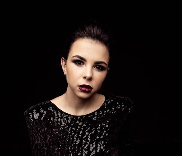 Молода виконавиця OPIYA закоханим подарувала нову пісню (ВІДЕО)