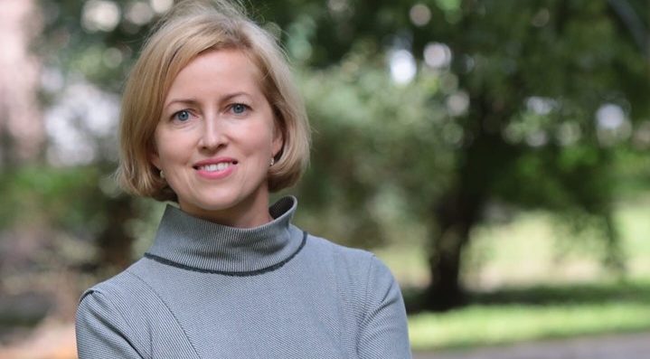 На Ірину Бек з «Української Галицької Партії» напали під час мирної акції (відео 18+)