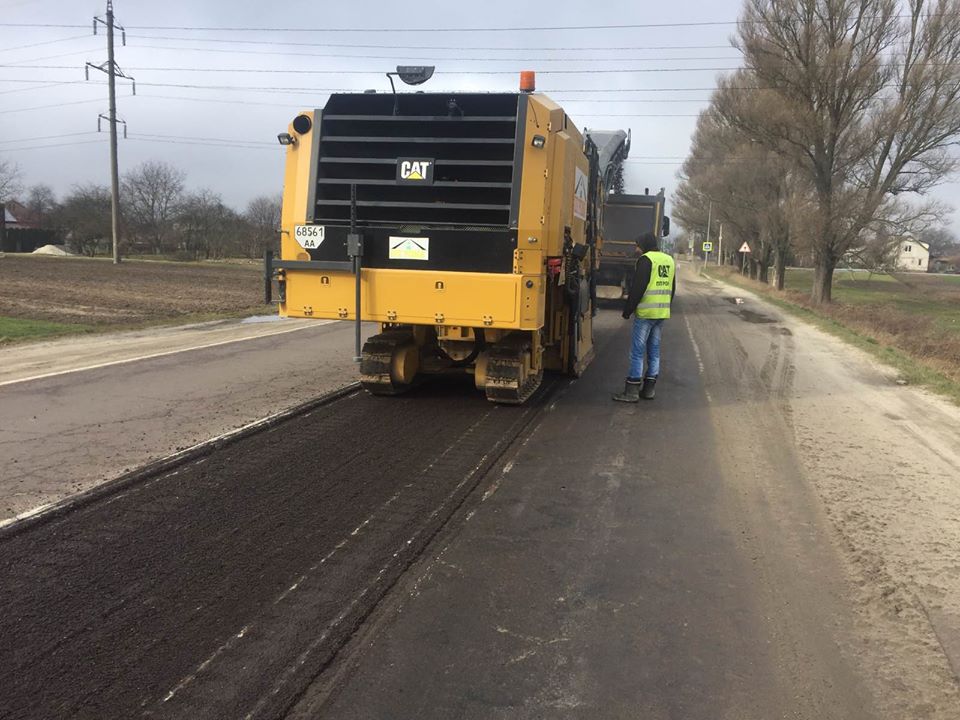 Розпочали ремонт поки безкоштовної дороги Львів-Краковець