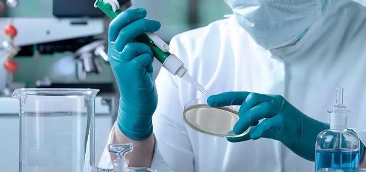 Рекордна кількість нових заражень та недоцільність виходу з карантину: коронавірус в Україні