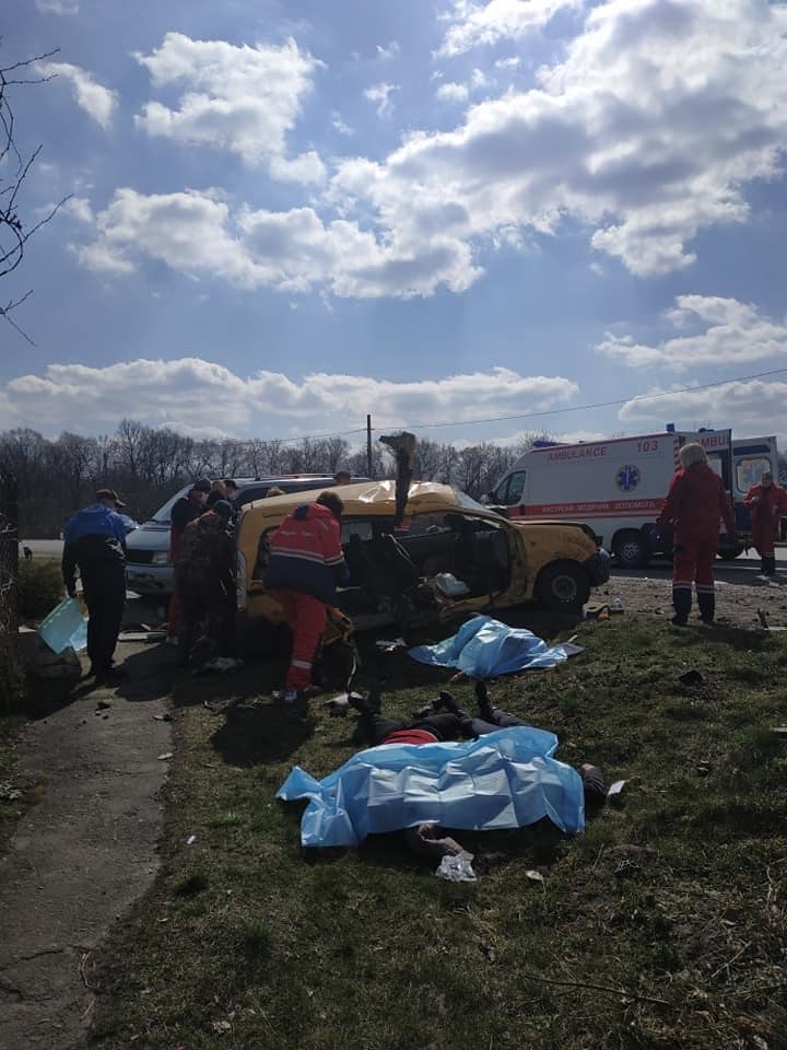 «Його сім’ї вже немає в живих»: у ДТП на Сокальщині загинули 18-річна дівчина, її мама та бабуся (Відео)