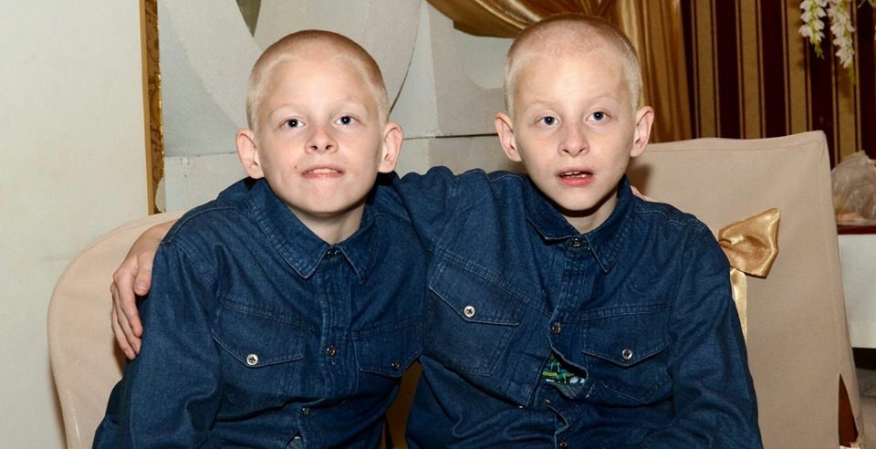 «Радили відмовитись від дітей ще у пологовому»: Ганна Басова просить допомогти поставити на ноги двох синів