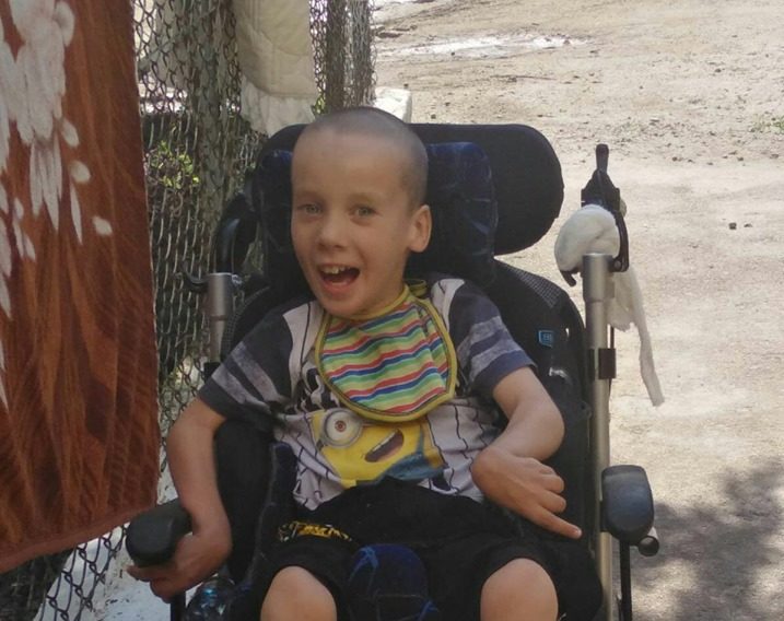 «Опускаються руки, бо не вистачає на необхідне»: мати 10-річного хлопчика просить про допомогу